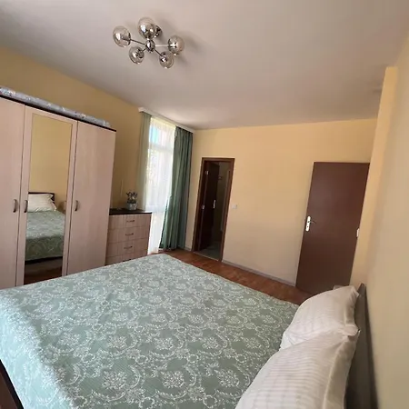 Elit 4 Apartman Napospart